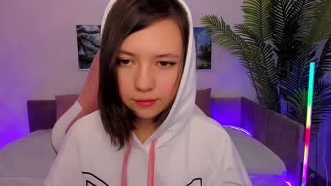 Lina online show from 02.28.25