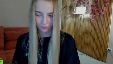 Snapshot of lina_reeds chatting on 05.20.26 LINA online show from 05.20.26
