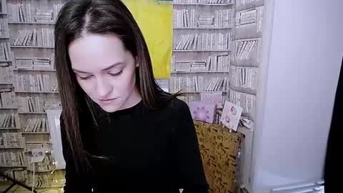 Lina online show from 09.27.25