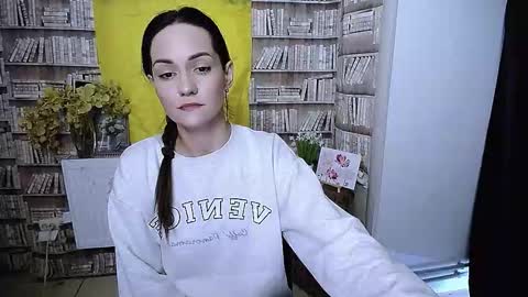 Lina online show from 11.24.25