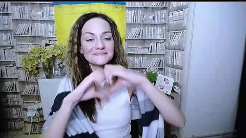 Lina online show from 12.16.25