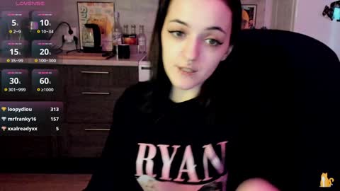 Lina 3  1715622743 online show from 12.16.24