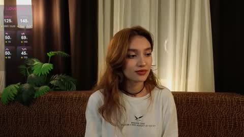 Snapshot of linaage chatting on 09.13.25 Lina online show from 09.13.25