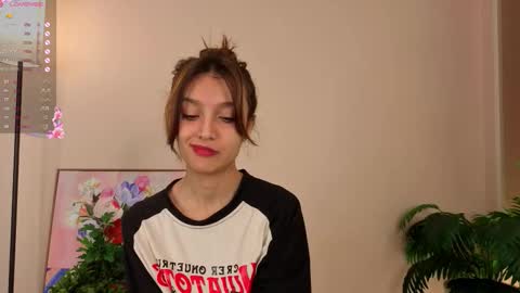 Snapshot of linaage chatting on 10.29.25 Lina online show from 10.29.25