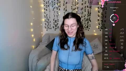 Lina online show from 10.18.25