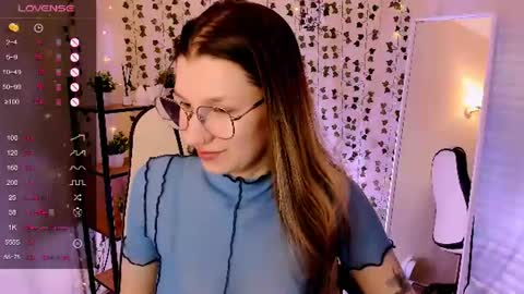 Snapshot of linablossom chatting on 06.12.26 Lina online show from 06.12.26