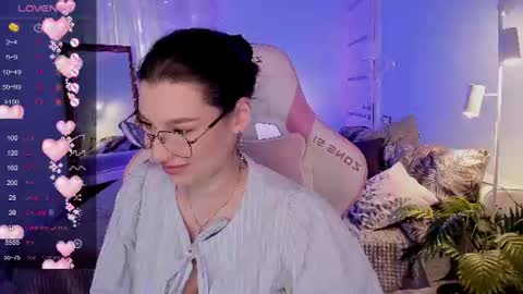 Snapshot of linablossom chatting on 07.16.26 Lina online show from 07.16.26