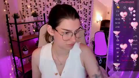 Snapshot of linablossom chatting on 07.20.26 Lina online show from 07.20.26