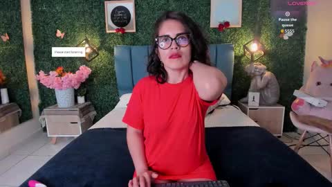 Lina  online show from 09.13.25