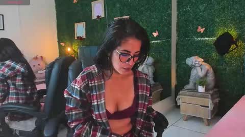 Lina  online show from 11.01.25