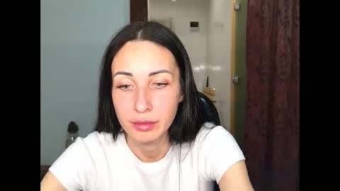 LinaLivee online show from 10.30.25