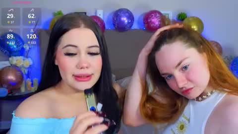 Snapshot of linamuur chatting on 11.21.25 linamuur online show from 11.21.25