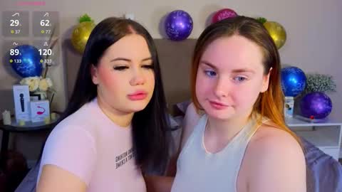 Snapshot of linamuur chatting on 11.24.25 linamuur online show from 11.24.25