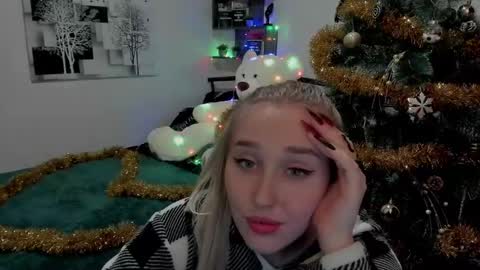 Lina online show from 12.24.24