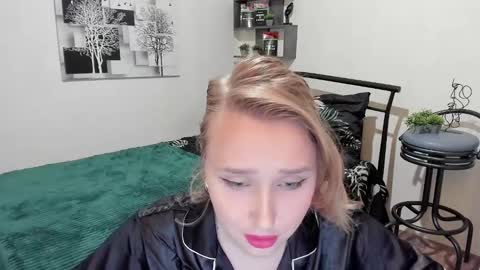 Lina online show from 02.01.25