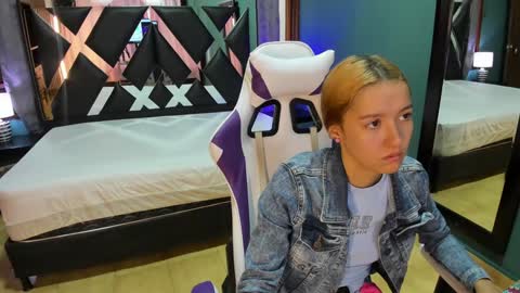  Linda  online show from 01.26.25