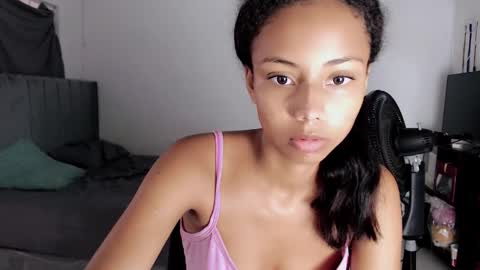 Snapshot of linda_brown_1 chatting on 02.10.26 linda brown online show from 02.10.26