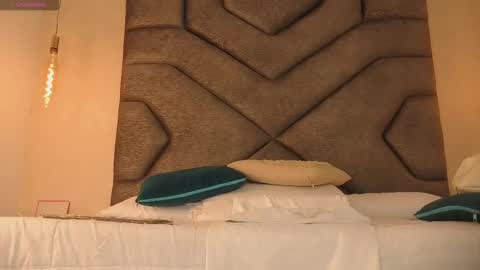 Linda Saenz online show from 10.18.25