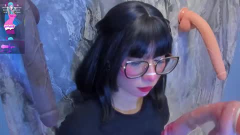 linda_sofi__ online show from 10.15.25