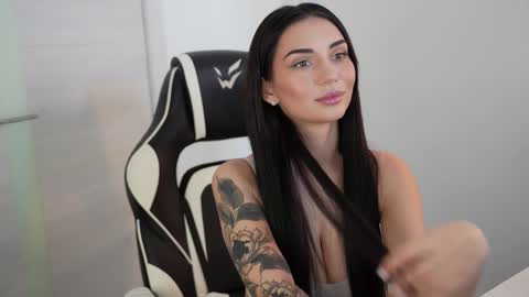 Call me Linda online show from 02.22.25