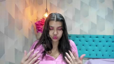 Snapshot of lindabreexlove chatting on 06.15.26 online show from 06.15.26