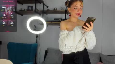 Snapshot of lindacrystalofc chatting on 10.04.25 happy new year online show from 10.04.25