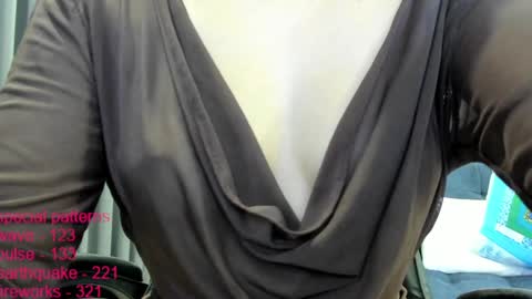 Snapshot of lindamei chatting on 10.12.25 lindamei online show from 10.12.25