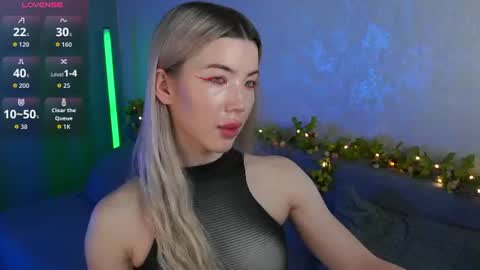 Snapshot of lindathackerr chatting on 06.22.26 Linda online show from 06.22.26