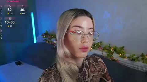 Snapshot of lindathackerr chatting on 07.02.26 Linda online show from 07.02.26