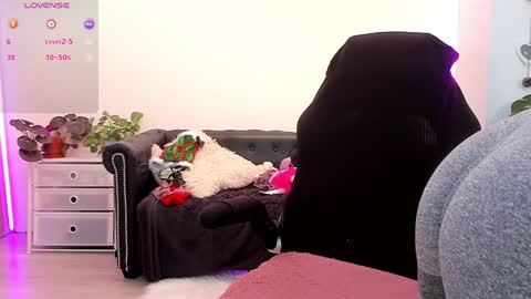 Linda  --  online show from 01.18.25