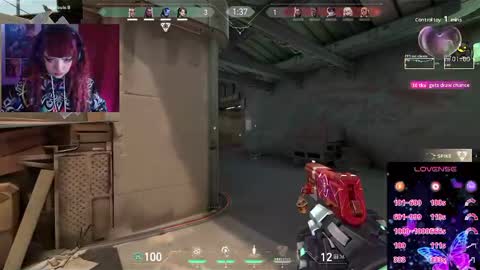 Snapshot of linddamortt chatting on 10.27.25 CatalinaANIDEA online show from 10.27.25