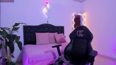 Linda  online show from 04.09.26