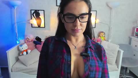 Snapshot of lindsaydeee chatting on 10.03.25 Alexandra online show from 10.03.25