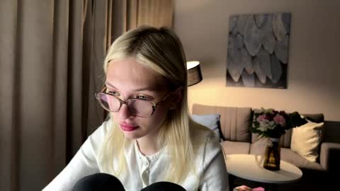 Emma online show from 04.28.26