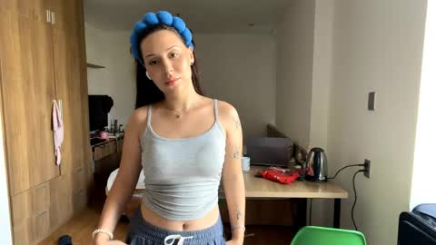 Anna online show from 04.15.26