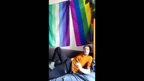 linushugebttm420 online show from 04.21.26