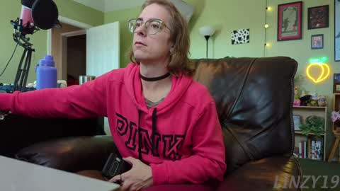 Linzy19 online show from 01.30.25