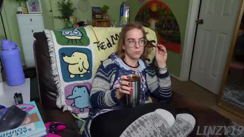 Linzy19 online show from 02.04.25