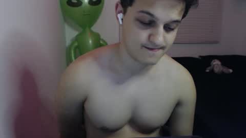 Snapshot of lioncluess chatting on 03.17.26 Lion Cluess online show from 03.17.26