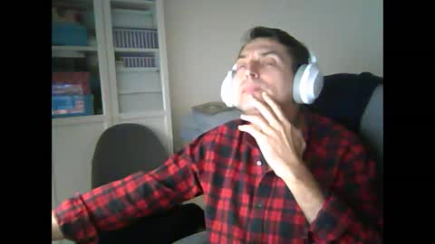 Snapshot of liongr69 chatting on 02.14.25 liongr69 online show from 02.14.25