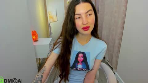 Lira revery online show from 12.05.25