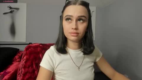 lisa__johnson online show from 10.21.25