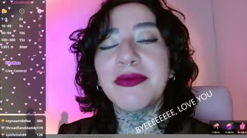 Snapshot of lisa_avila_ chatting on 12.31.24 Lisa online show from 12.31.24