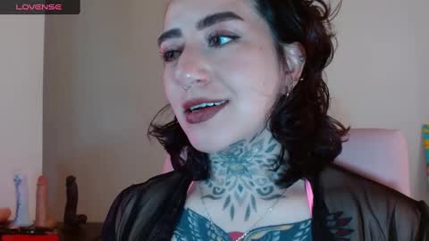 Snapshot of lisa_avila_ chatting on 02.05.25 Lisa online show from 02.05.25