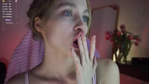 Snapshot of lisa_babymetal chatting on 12.20.24 Lisa online show from 12.20.24