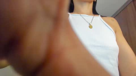 Snapshot of lisa_gerrard_ chatting on 02.10.25 Lisa online show from 02.10.25