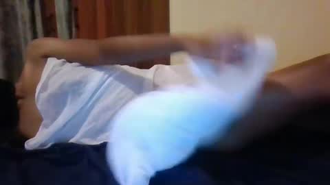 Snapshot of lisa_larry chatting on 01.04.25 lisa larry online show from 01.04.25