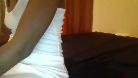 Snapshot of lisa_larry chatting on 02.06.25 lisa larry online show from 02.06.25