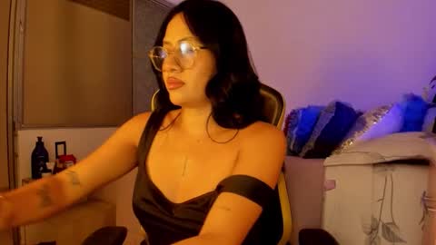 Lisa Thompson online show from 11.16.25