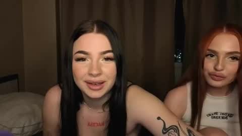 Snapshot of lisaanddenis chatting on 11.24.25 Lisa and Den online show from 11.24.25